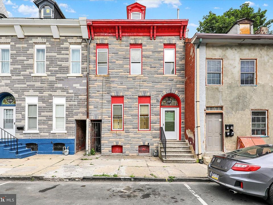 1st image of 227 N 10th St