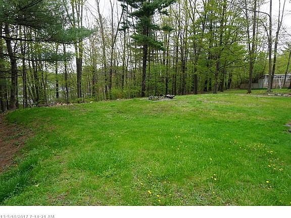 Large backyard!  Perfect to entertain or kids to play.