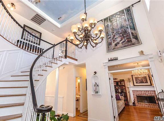 5th image of 8 Collins Ct