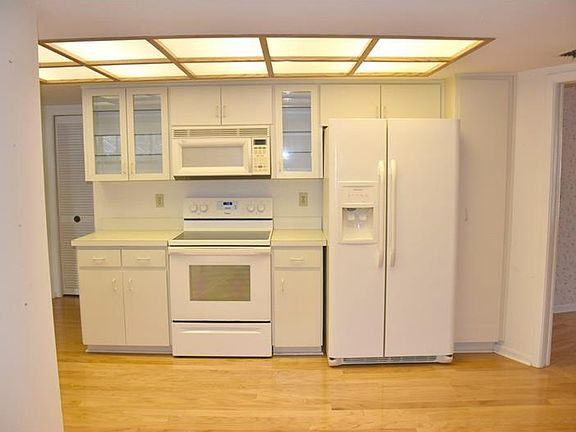 4th image of 3456 Northridge Dr