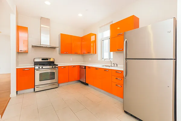 Rented by HCRE | media 12