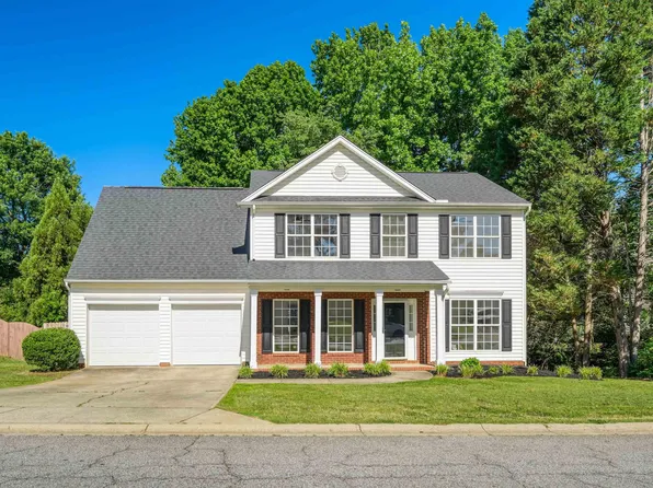 8 Stapleford Park Dr, Greenville, SC 29607