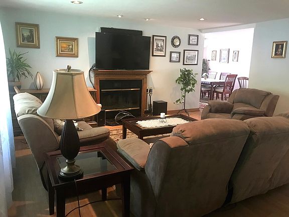 4th image of 931 Royal Ct