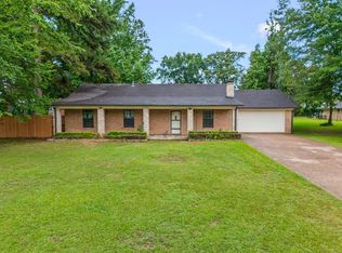 2902 Greenhills Dr, Kilgore, TX 75662