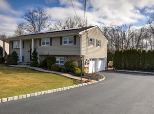 27 Mayfair Dr, Wayne, NJ 07470