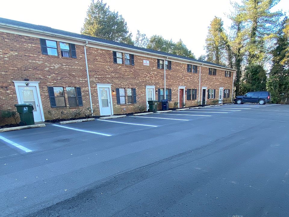 1st image of 305 Wilfred Ave #1