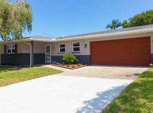 930 San Salvador Dr, Dunedin, FL 34698