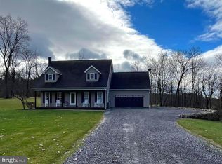 8 E Wayneview Dr, Mc Veytown, PA 17051