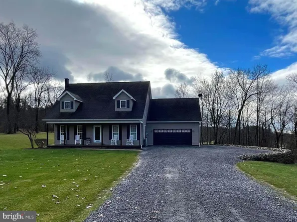 8 E Wayneview Dr, Mc Veytown, PA 17051