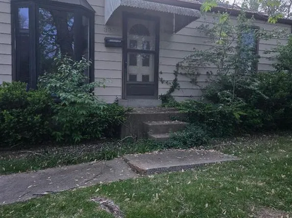 3335 Suncrest Ave, Saint Louis, MO 63114