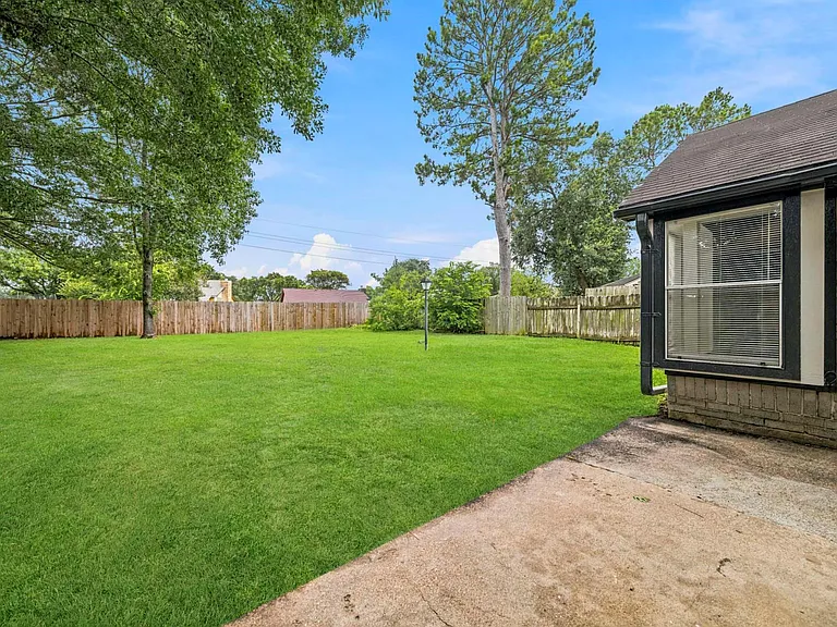 22039 Rivermead Dr — Photo 21