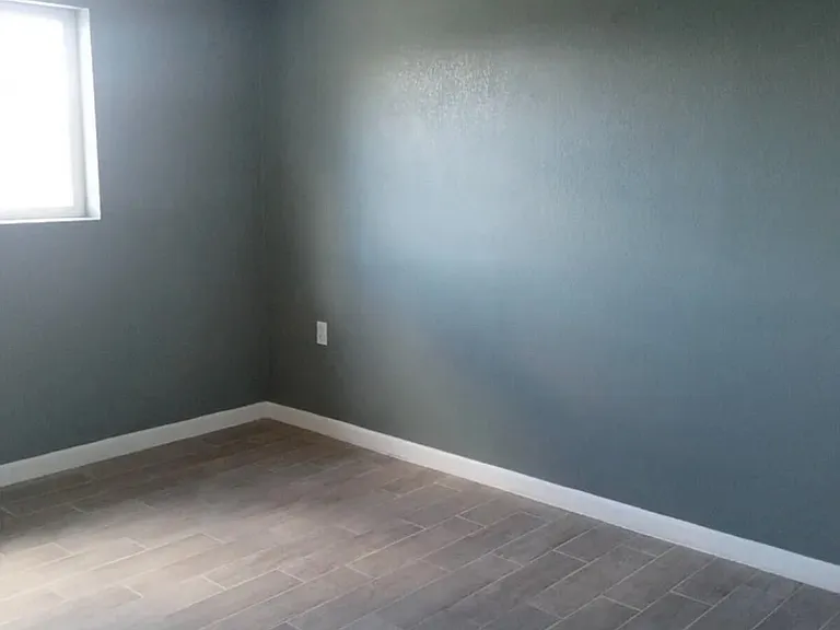 4980 S 17th Ave — Photo 2