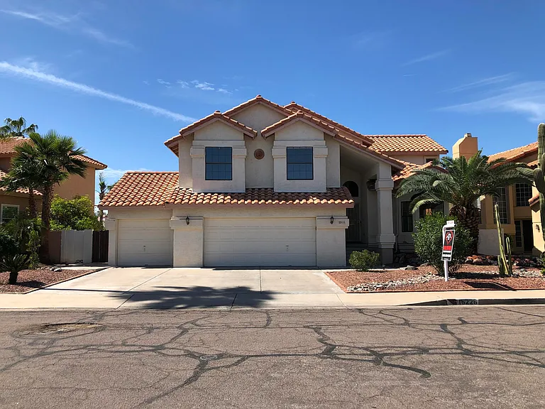 16226 S 37th Way — Photo 1