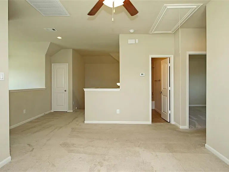 8902 Finnery Dr — Photo 21