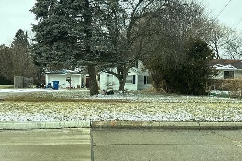 1st image of 27501 Milton Ave