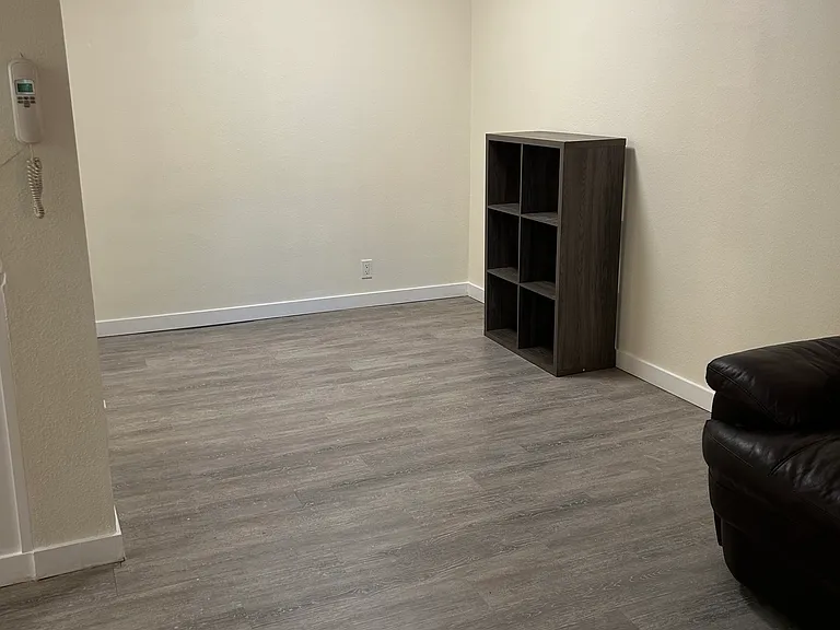 1630 Quadra St #306 — Photo 2