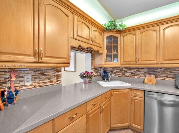 2311 S Cypress Bend Dr #316R