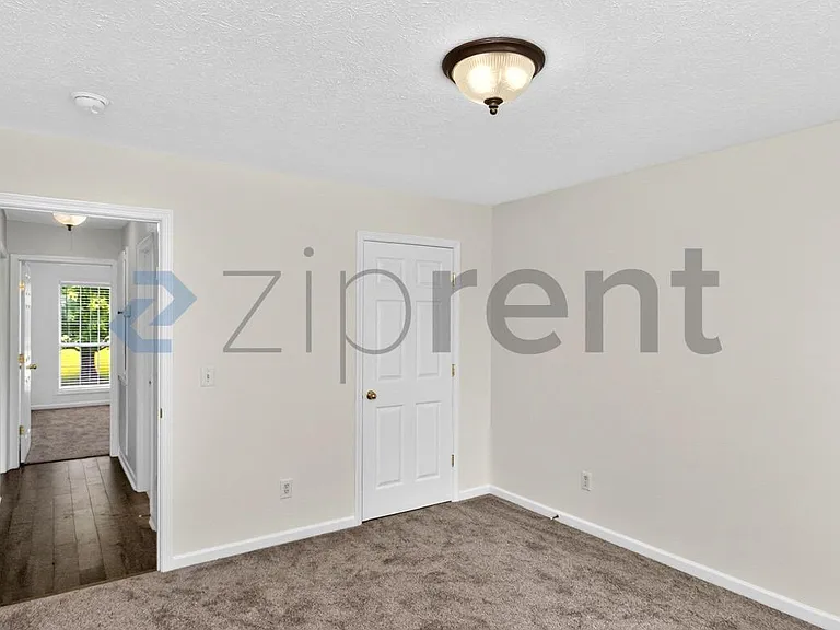 720 Rock Springs Rd — Photo 42