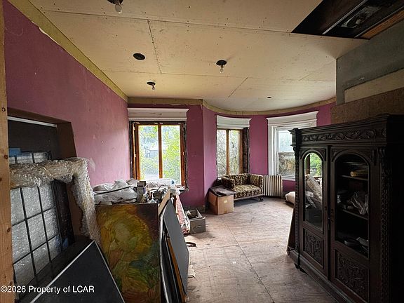 8th image of 1021 Richmont St