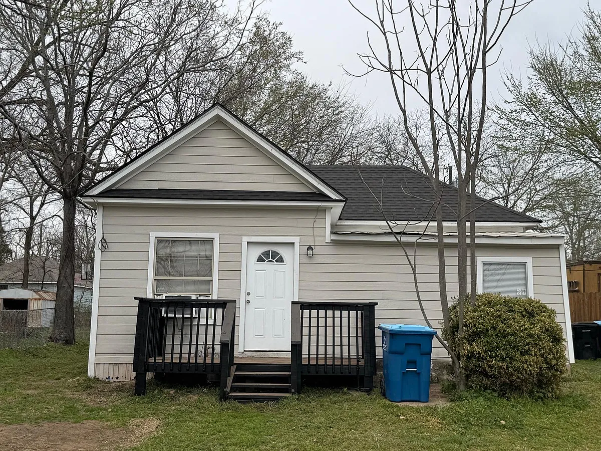 Building Photo - 509 W Coffin St