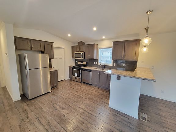 3rd image of 551 Summit Trl #21