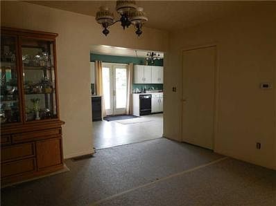 5th image of 804 Mill St