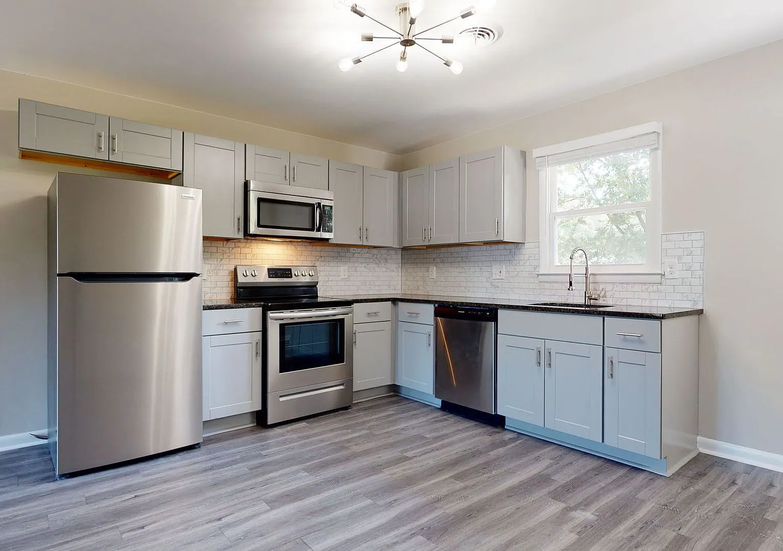 1806 Midwood Drive — Photo 1