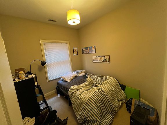 4th image of 2927 N Lincoln Ave APT 4