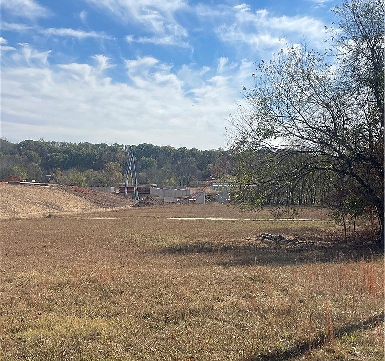 1st image of 992 Brush Creek Rd