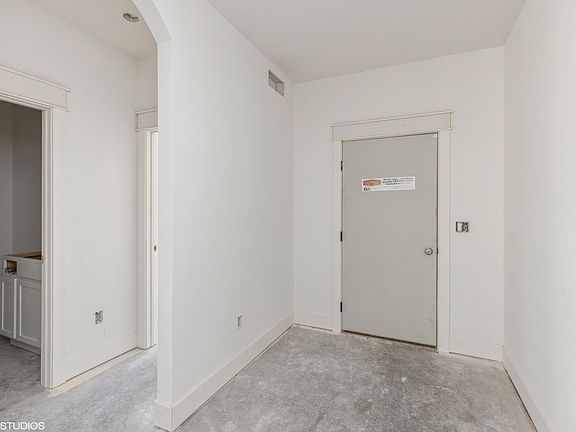2nd image of 5134 Erickson Ln