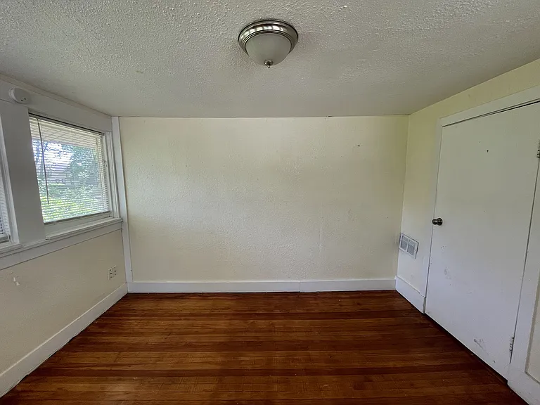 4415 Forest Ave — Photo 31