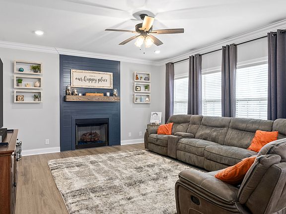 4th image of 557 Bowden Dr
