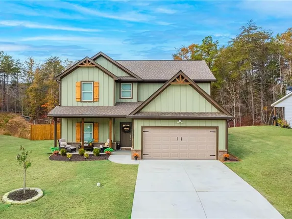 6567 River Station Dr, Lula, GA 30554