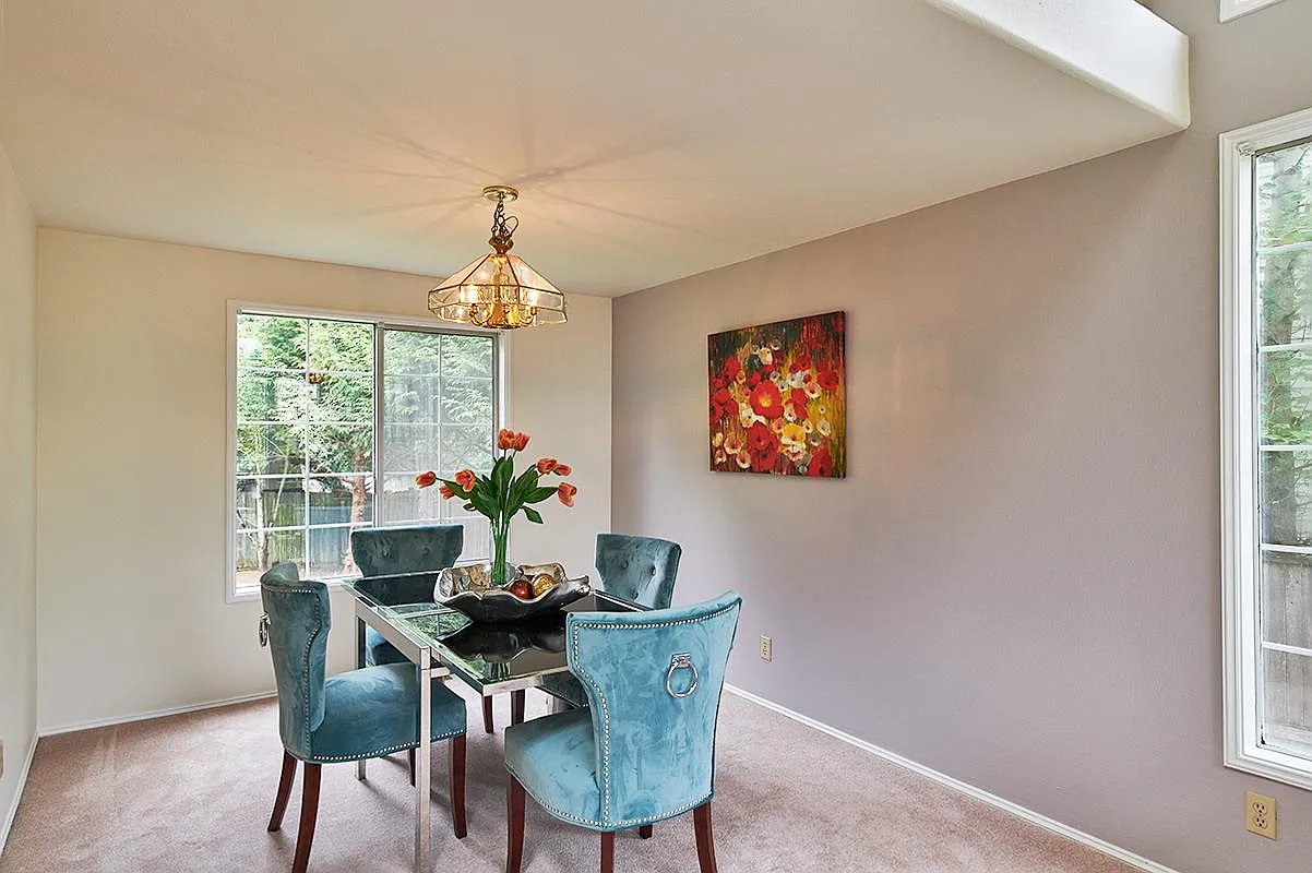 4 bed, 2040 sqft, $3,950 — Photo 4