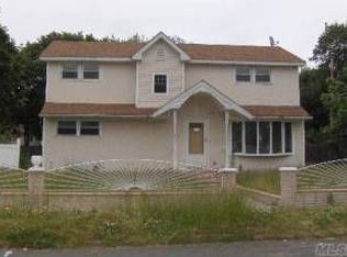 1 Avon Dr Huge Home***huge Yard***incredible Deal!!, Amityville, NY 11701