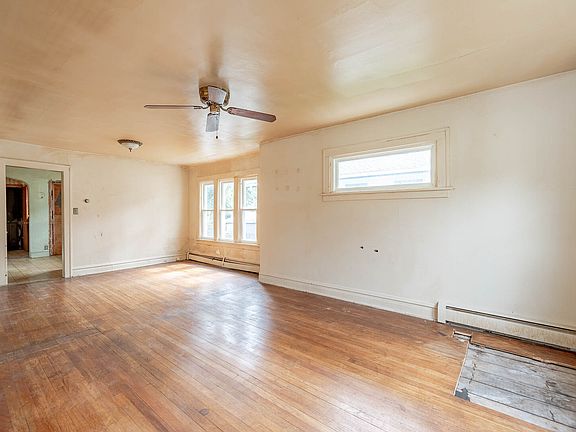 5th image of 527 S Summit Ave