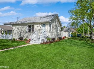 785 N Michigan St, Elmhurst, IL 60126