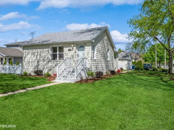 785 N Michigan St, Elmhurst, IL 60126