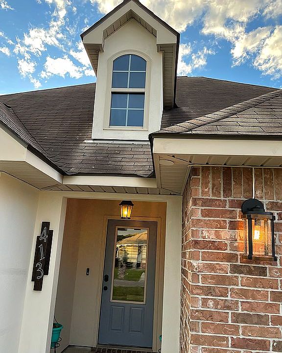 2nd image of 413 Magnolia Knee Dr
