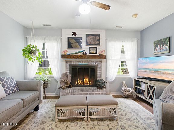 2nd image of 1105 Plymouth Drive