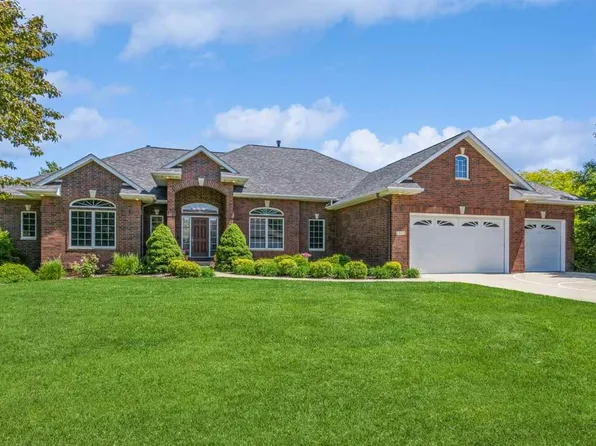 1008 Highland Park Cir, Coralville, IA 52241