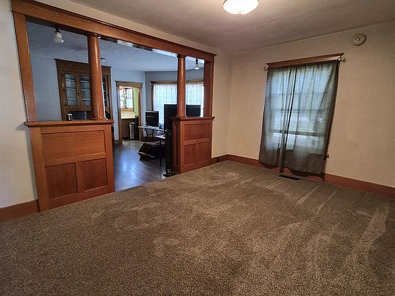 5th image of 202 E Locust Ave