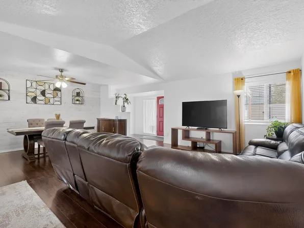 202 Pecos Loop SE, Rio Rancho, NM 87124
