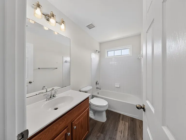 110 Plymouth Pl — Photo 12
