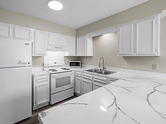4th image of 6301 Frankn Dot Dr #4