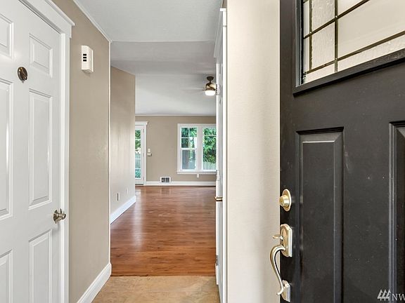 3rd image of 5501 S 297th Pl