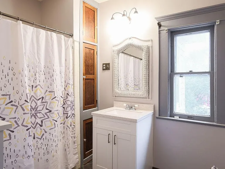 226 Bluff St #1/2 — Photo 16