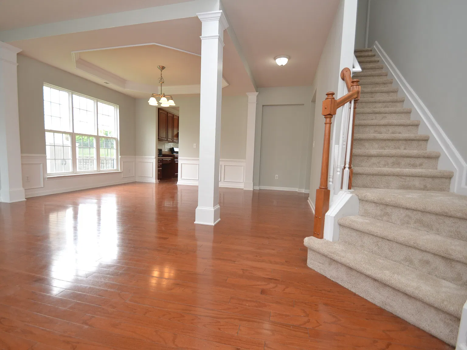 Beautiful Wakefield Home Available Immediately — Photo 2