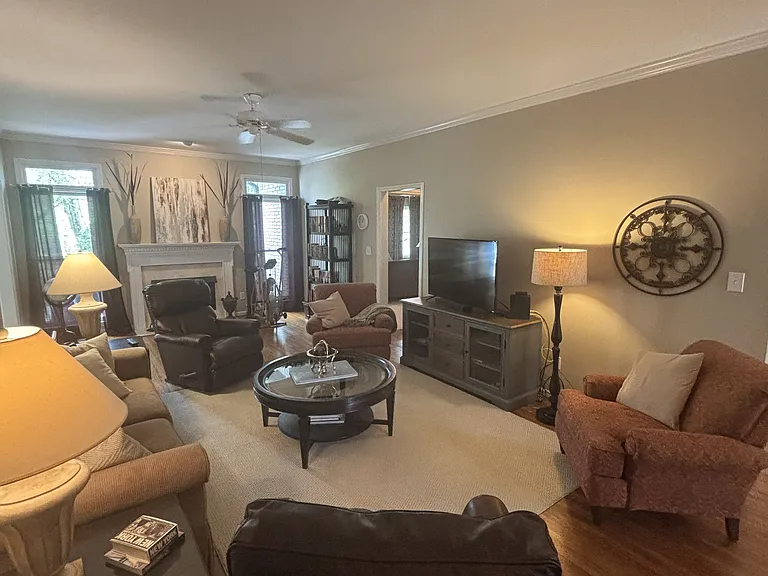 1209 Ivy Brook Cir — Photo 15