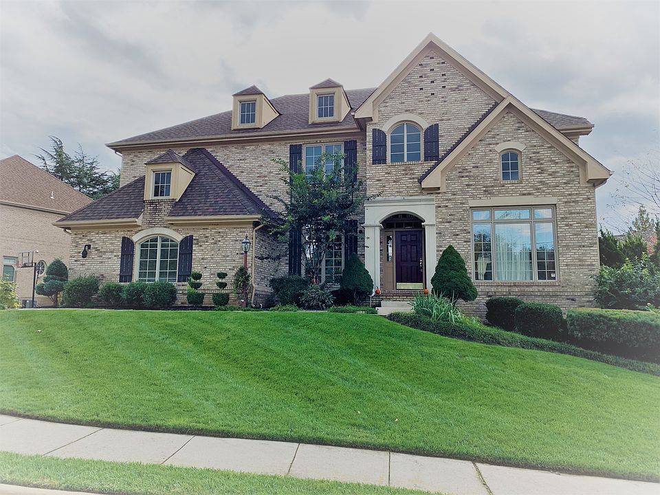 2nd image of 1402 Stanbridge Pl